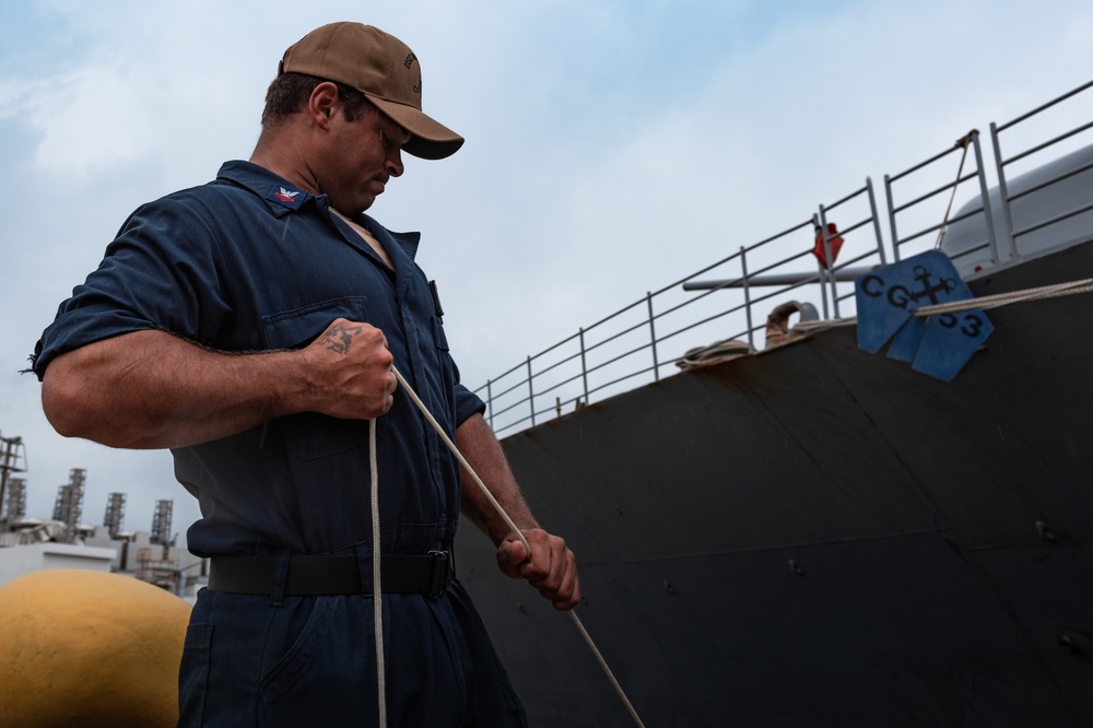 USS Mobile Bay (CG 53) Arrives at Commander, Fleet Activities Yokosuka (CFAY)