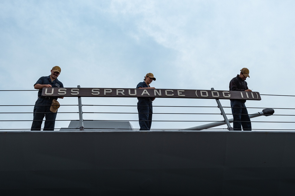 USS Spruance (DDG 111) Arrives at Commander, Fleet Activities Yokosuka (CFAY)