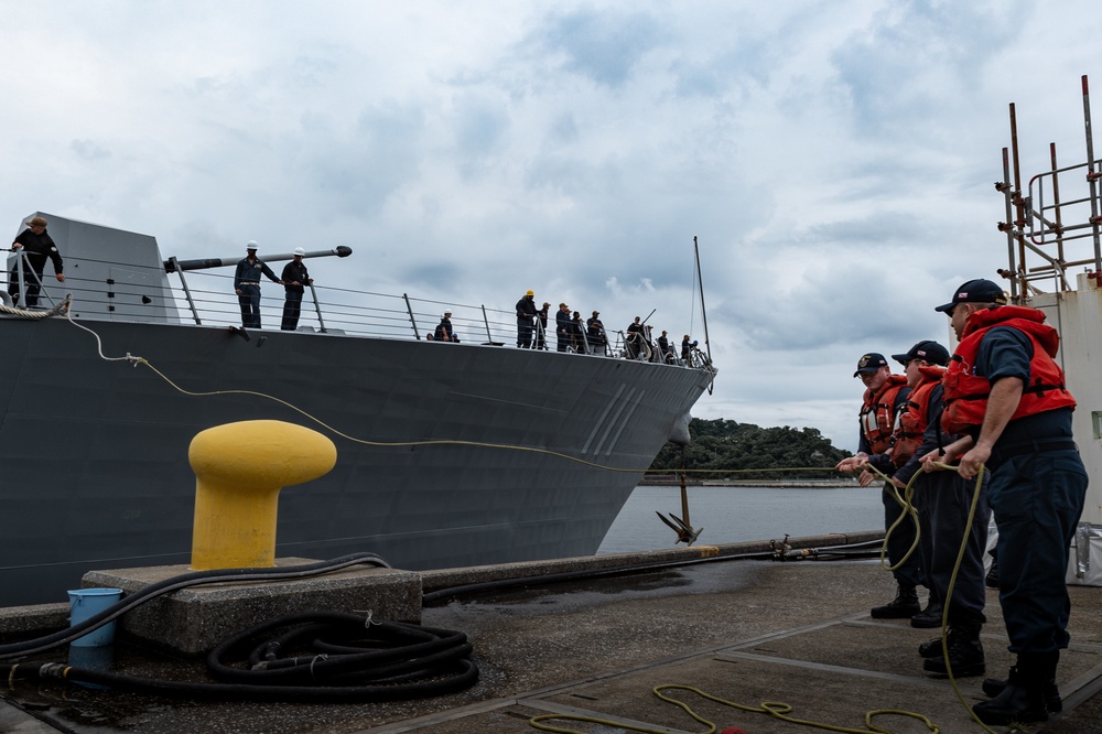 USS Spruance (DDG 111) Arives at Commander, Fleet Activities Yokosuka (CFAY)