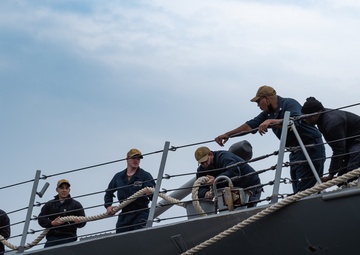 USS Spruance (DDG 111) Arrives at Commander, Fleet Activities Yokosuka (CFAY)