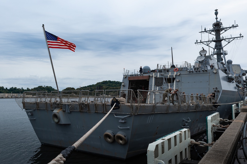 USS Spruance (DDG 111) Arrives at Commander, Fleet Activities Yokosuka (CFAY)