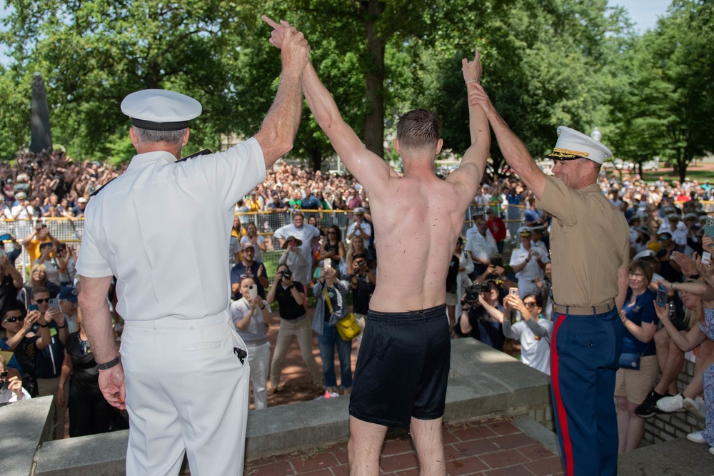 2022 U. S. Naval Academy Herndon Monument Climb