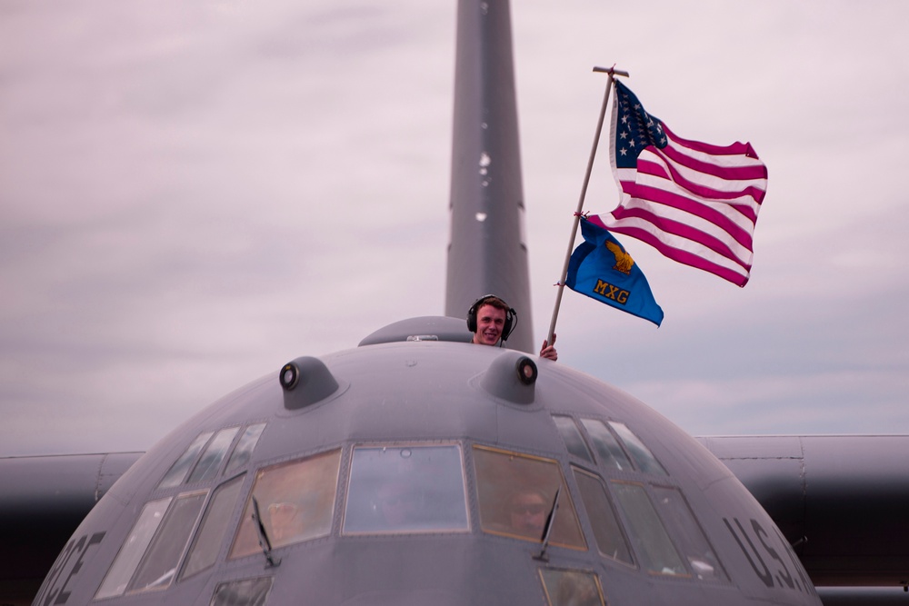 934th Airlift Wing Global Vikings return home after three-month deployment