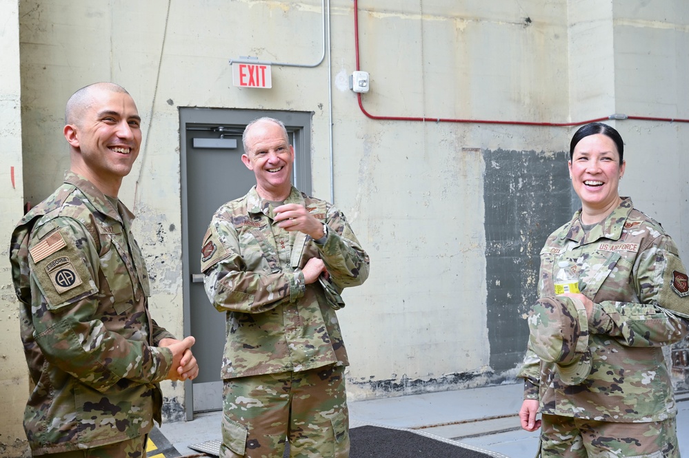 908th Welcomes 22nd Air Force Command Team