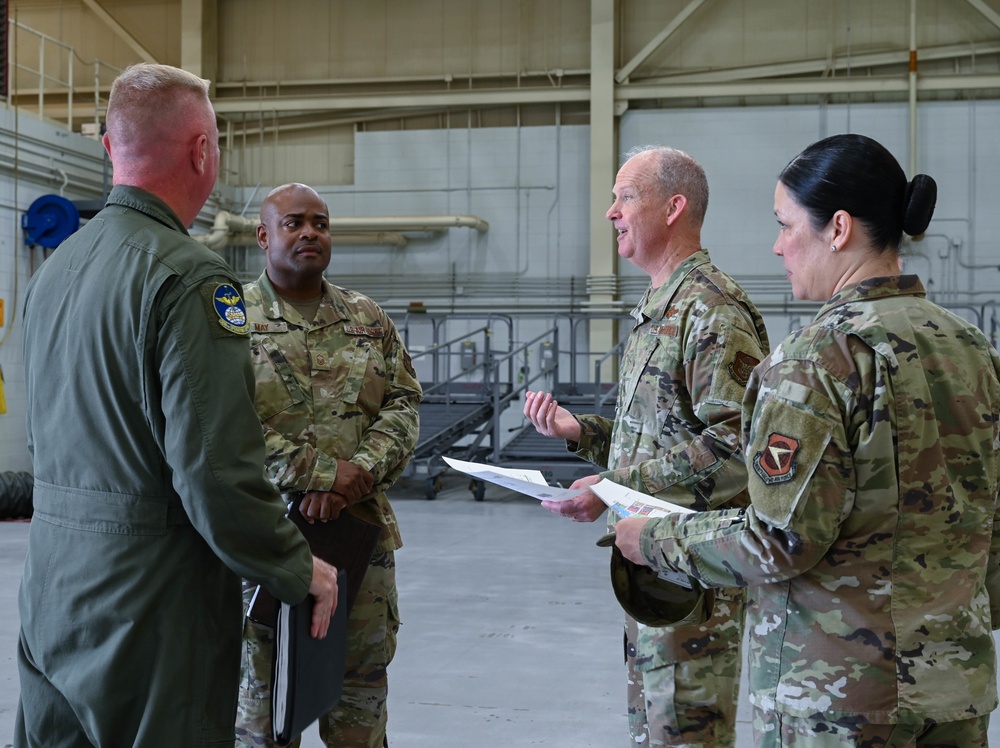 908th Welcomes 22nd Air Force Command Team