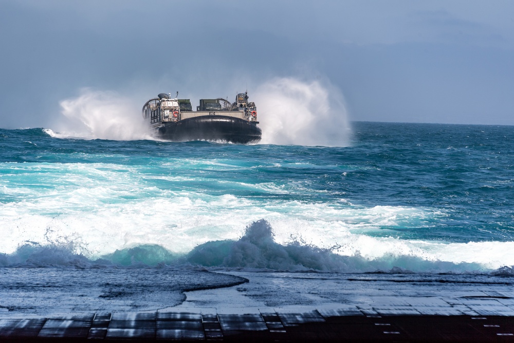 USS Portland (LPD 27) conducts amphibious operations