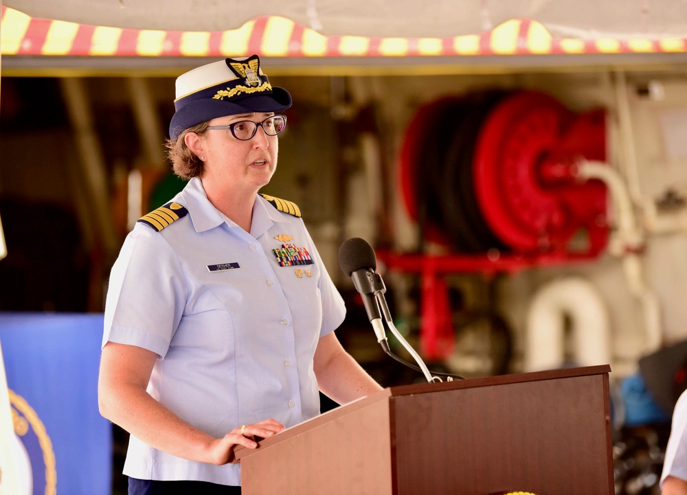 U.S. Coast Guard Cutter Munro conducts changes command ceremony