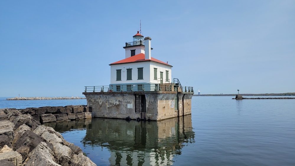 USACE Buffalo District inspects Oswego Harbor breakwaters