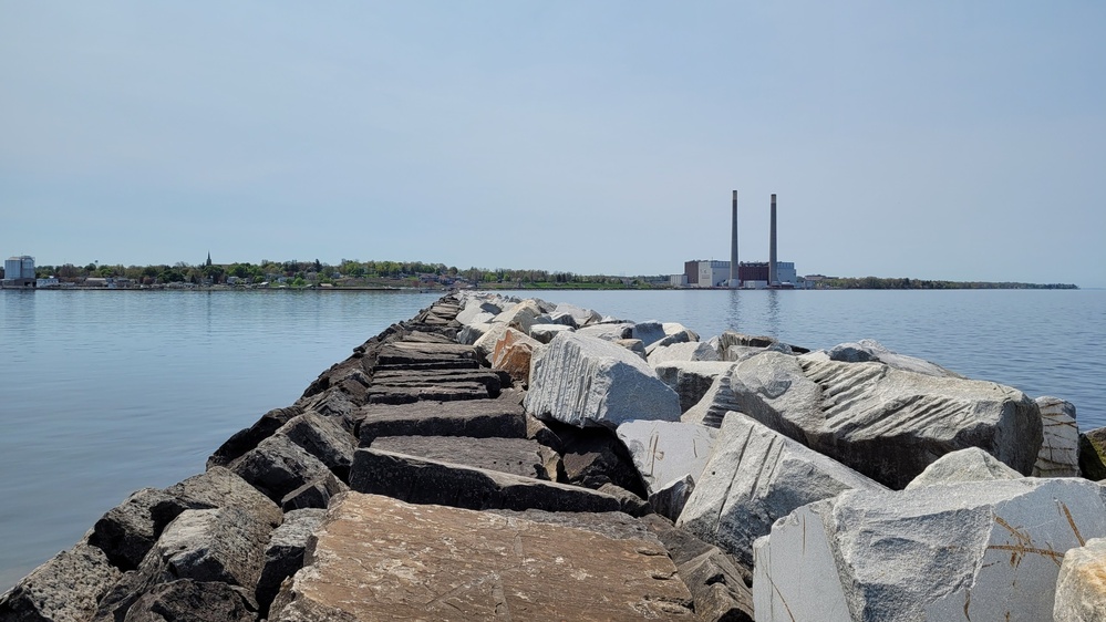 USACE Buffalo District inspects Oswego Harbor breakwaters