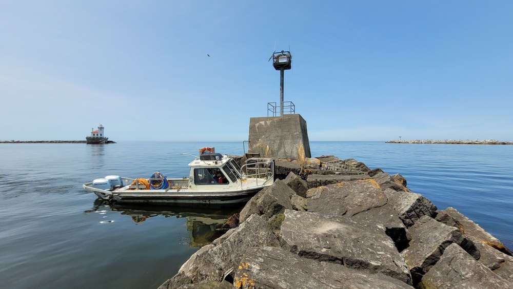 USACE Buffalo District inspects Oswego Harbor breakwaters