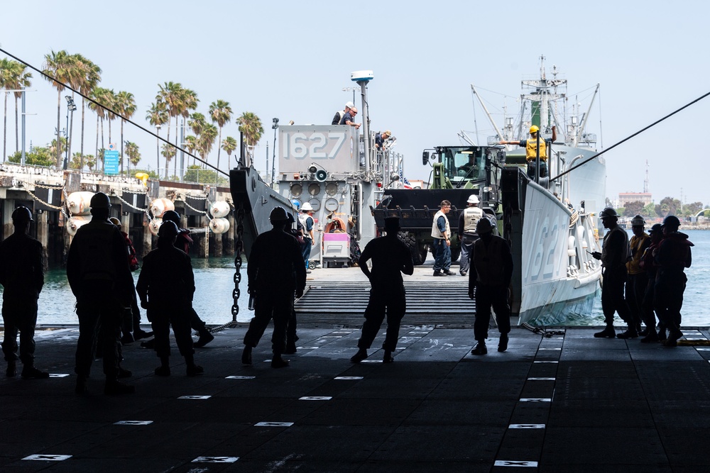 USS Portland (LPD 27) conducts LCU Stern Gate Marriage