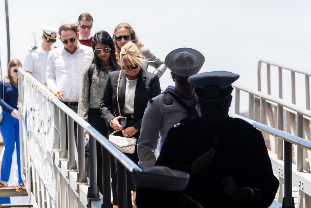 USS Portland (LPD 27) Hosts tour with NTAG Los Angeles