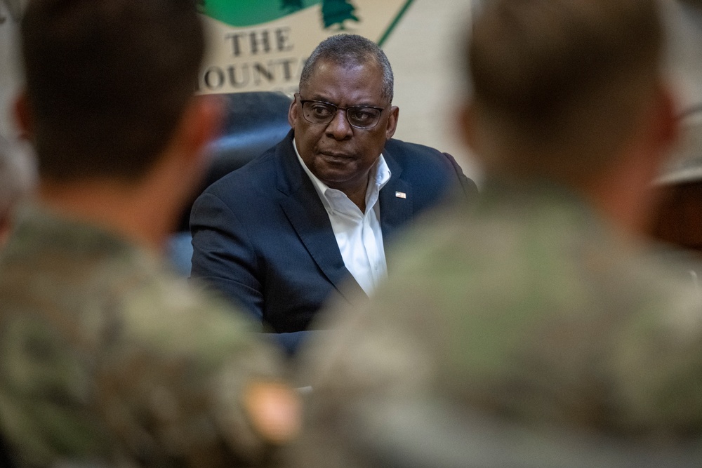 Secretary Austin Visits Fort Carson, Colo.