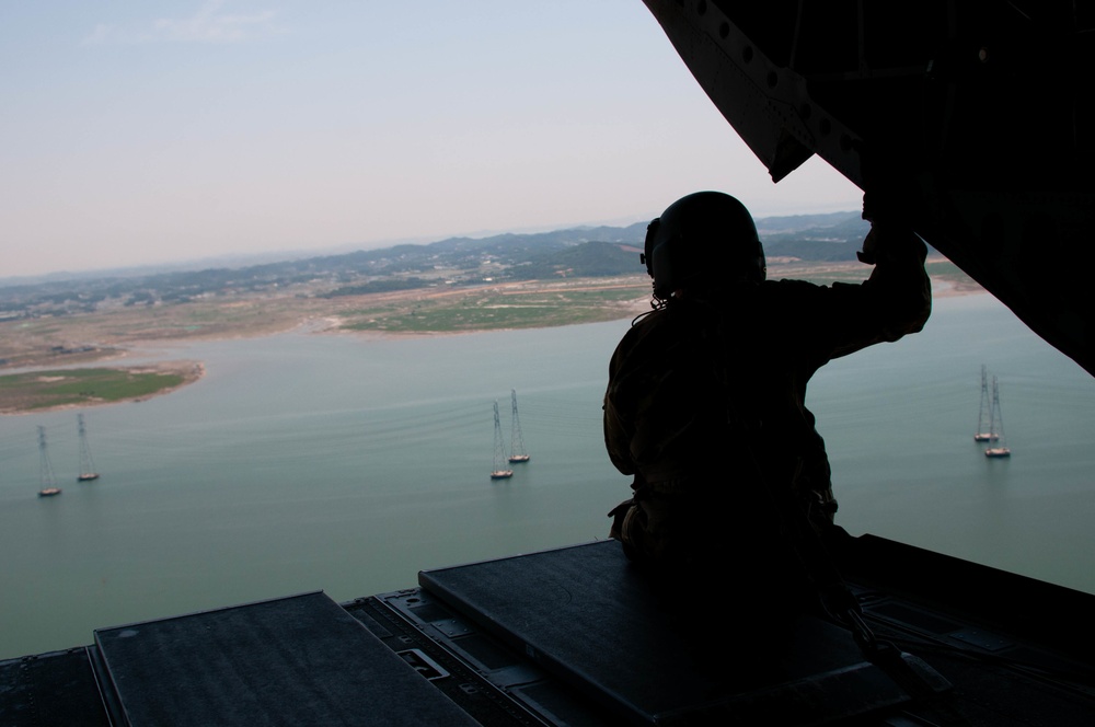 2CAB and 1st Brigade Combat Team, 1st Armored Division Conduct Air Assault