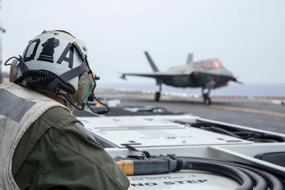 Iwakuni’s Green Knights Arrive Aboard USS Tripoli