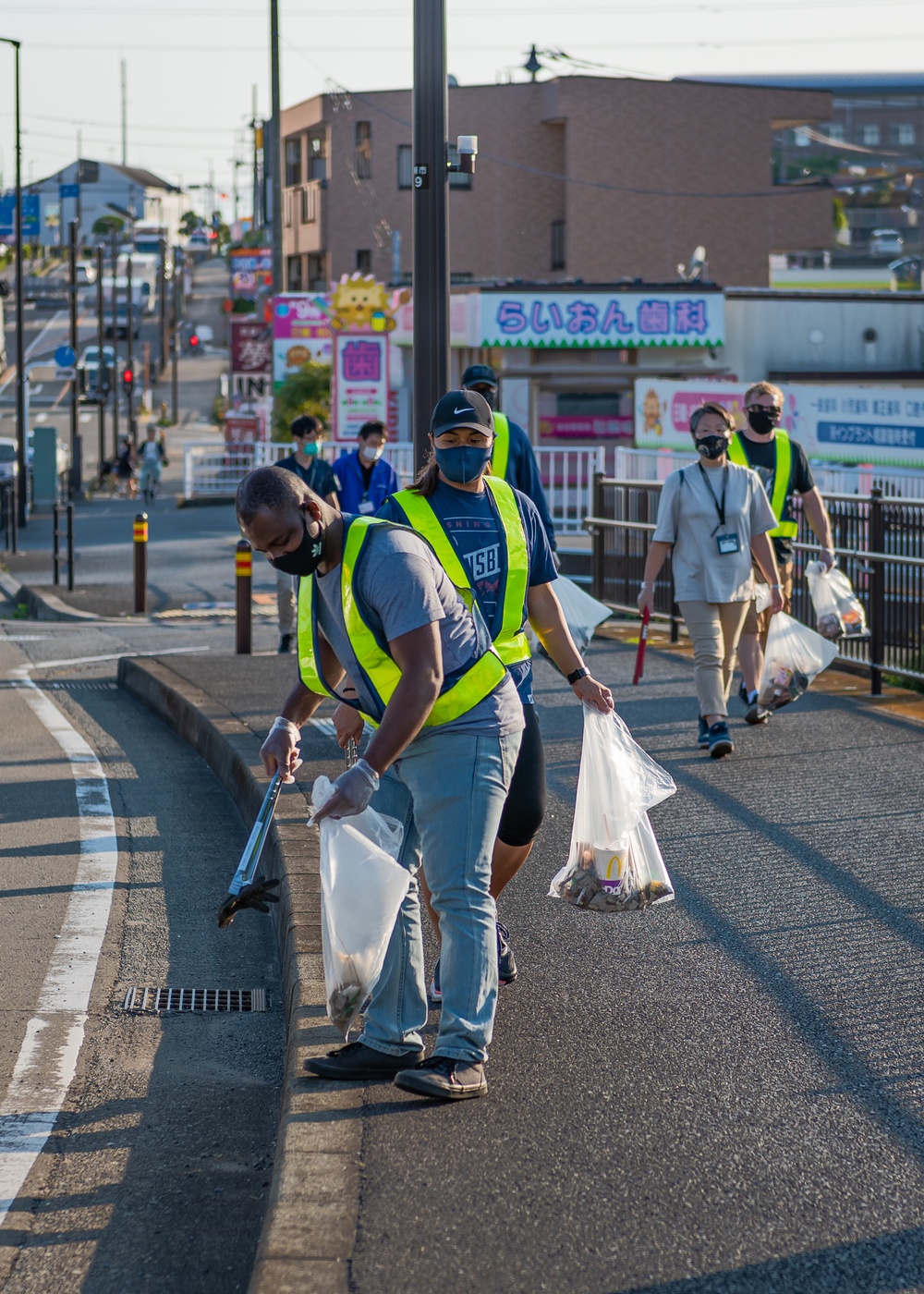 NAF Atsugi Sailors Clean The Streets of Ayase