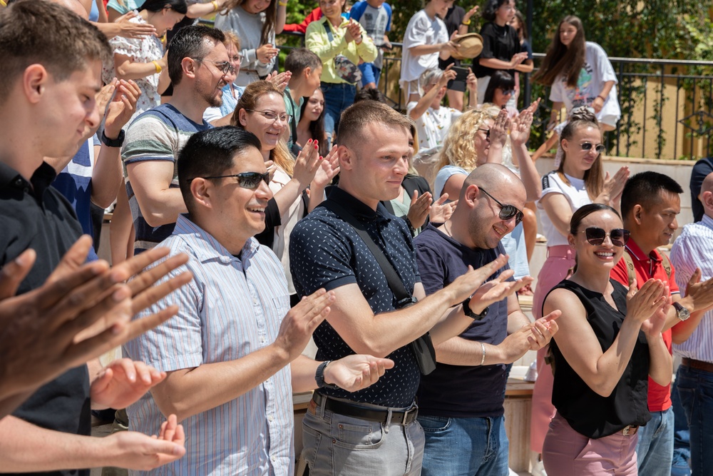 U.S. Army Civil Affairs Team deliver supplies to Ukrainian refugees