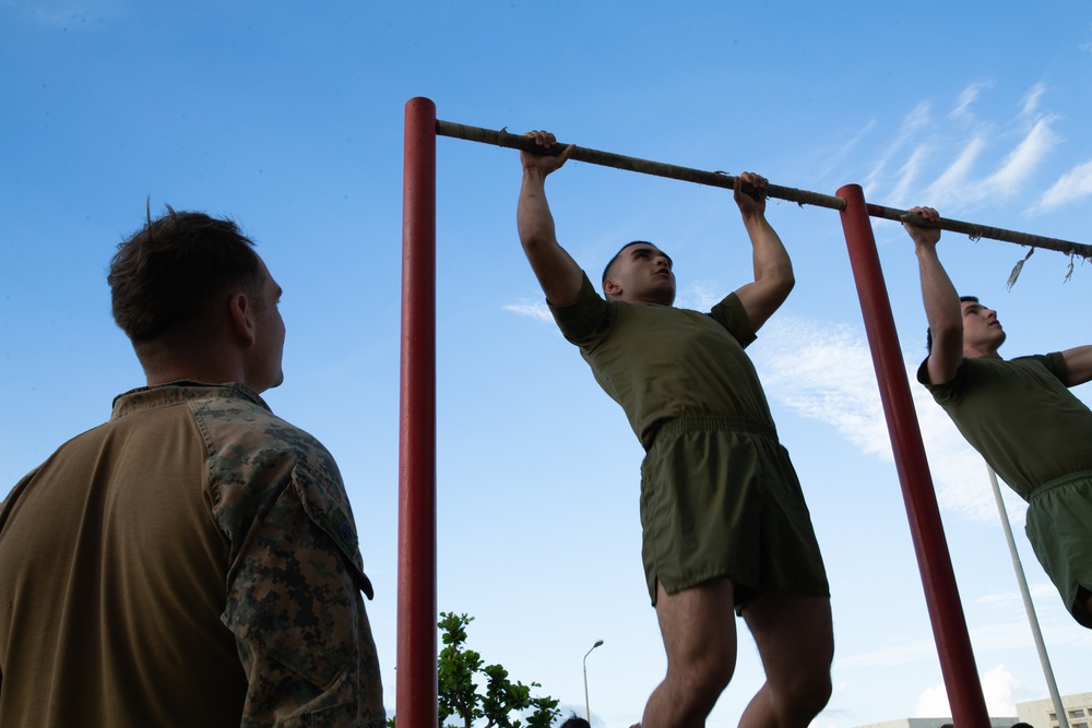 U.S. Marines Conduct PFT in Squad Competition