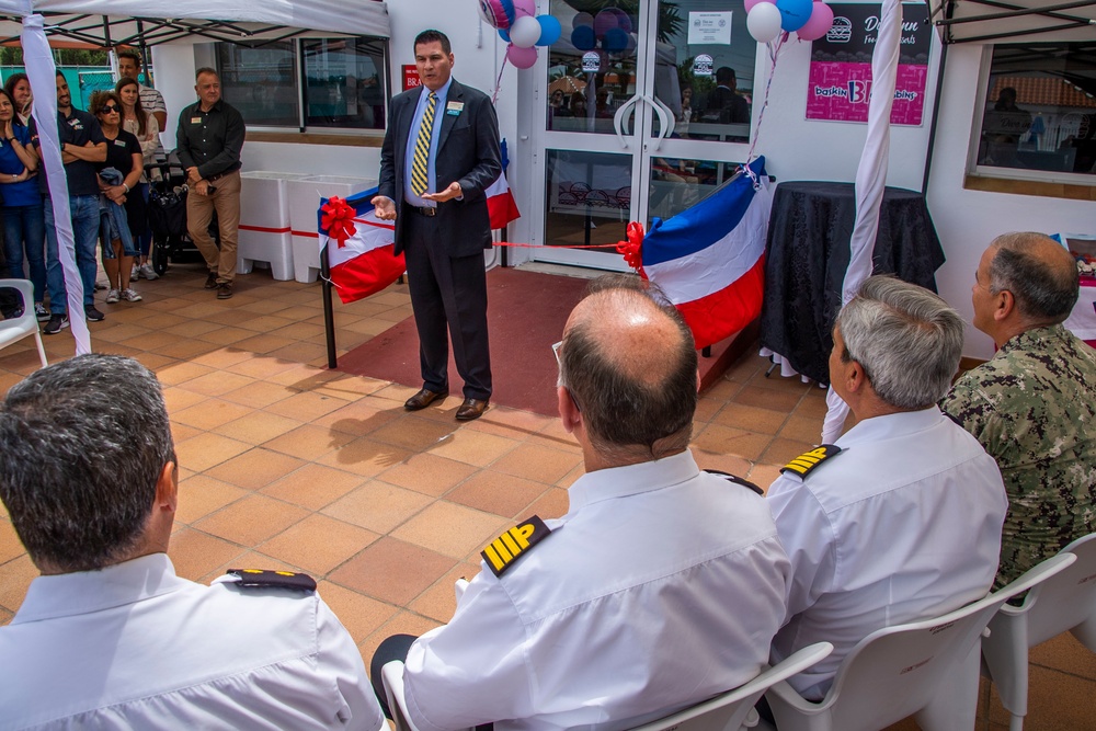 NAVSTA Rota Leaders Cut Ribbon at Dive Inn Grand Opening