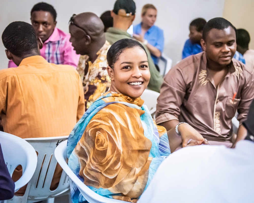 U.S. Soldiers create English discussion group in Niger