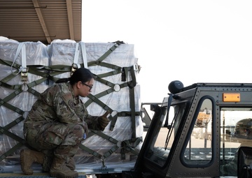 721 APS supports Operation Fly Formula