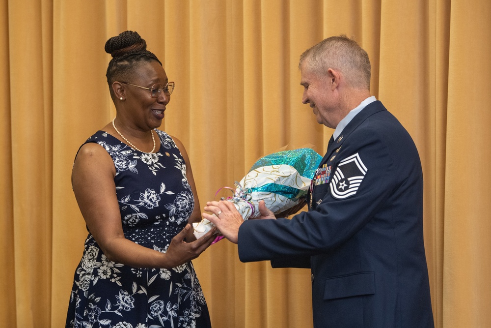 SMSgt Nearhood retires from VaANG