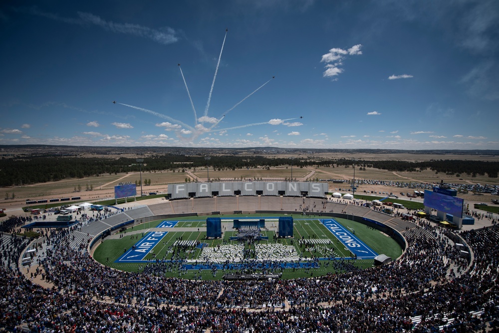 Thunderbirds fly over USAFA 2022 Graduation