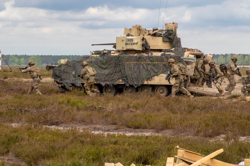 4ID Soldiers Participate in a Live-Fire Exercise during DEFENDER-Europe 22