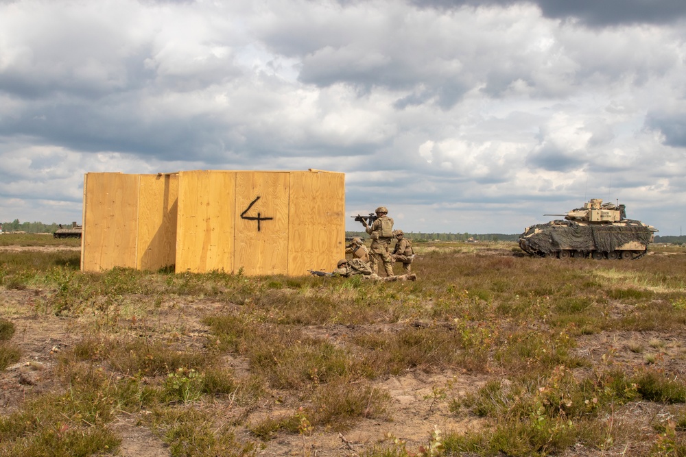 4ID Soldiers Participate in a Live-Fire Exercise during DEFENDER-Europe 22