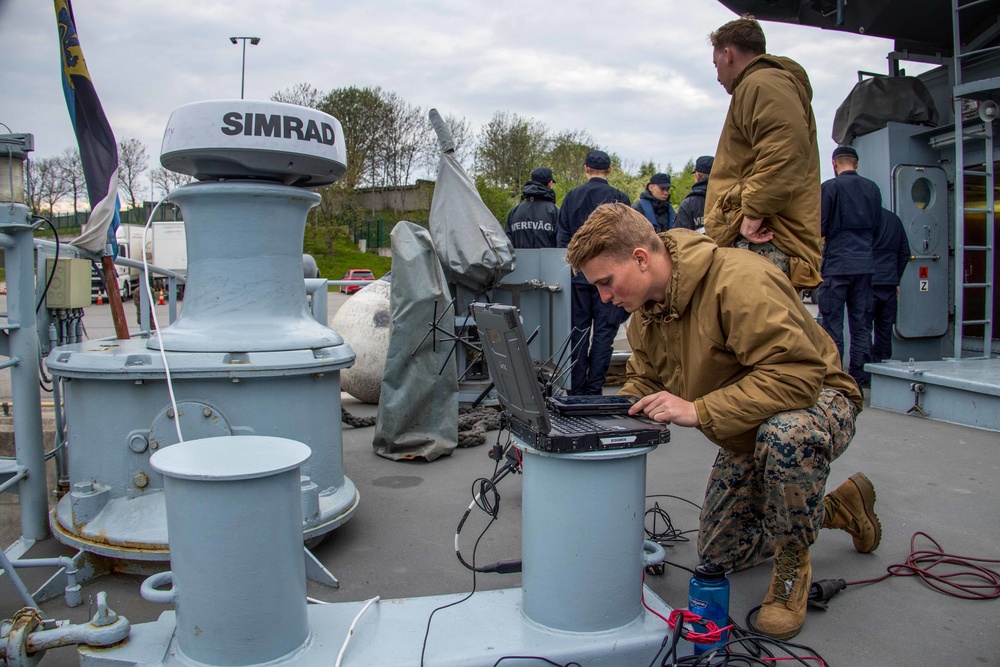 Marines aboard ENS Wambola port in Tallinn