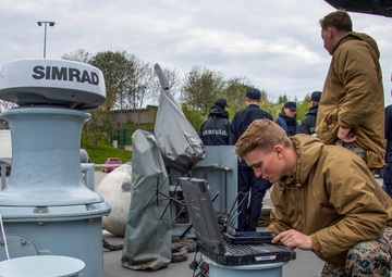 Marines aboard ENS Wambola port in Tallinn