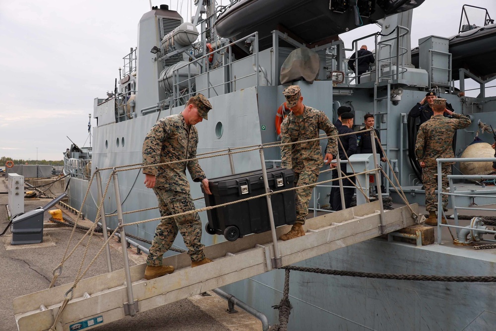 TF-61/2 Marines aboard ENS Wambola port in Tallinn