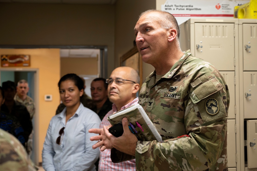 Honduran Secretary of Defense visits Soto Cano Air Base