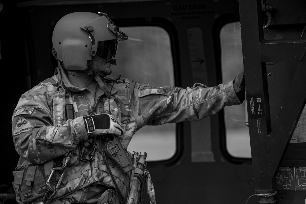 New Jersey MEDEVAC Supports Combat Lifesaver Course