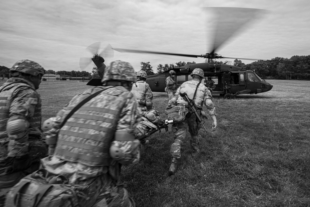 New Jersey MEDEVAC Supports Combat Lifesaver Course