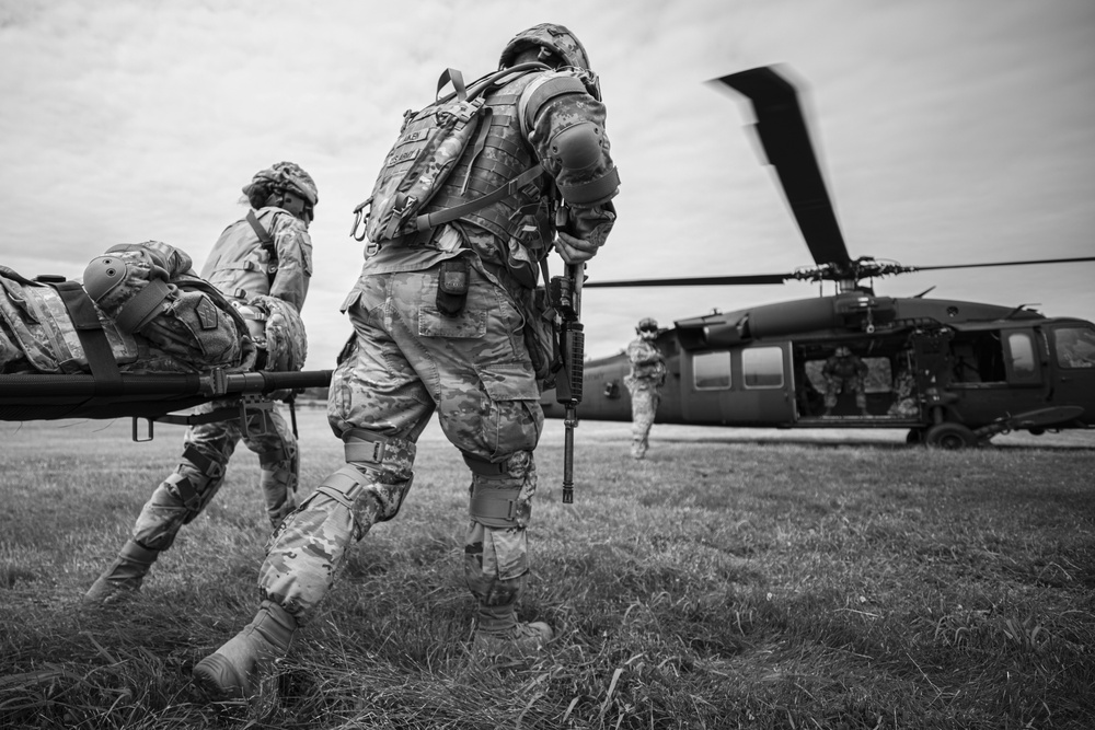 New Jersey MEDEVAC Supports Combat Lifesaver Course