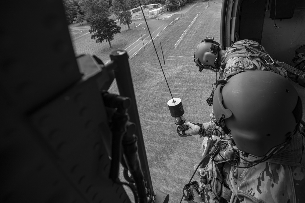 New Jersey MEDEVAC Supports Combat Lifesaver Course