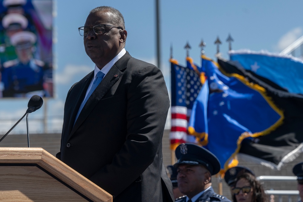 dvids-images-secdef-delivers-usafa-commencement-address-image-8-of-17