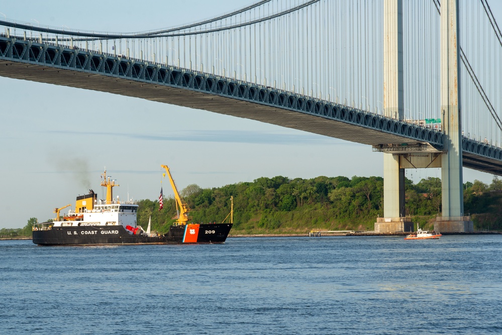 DVIDS Images Parade of Ships [Image 3 of 7]