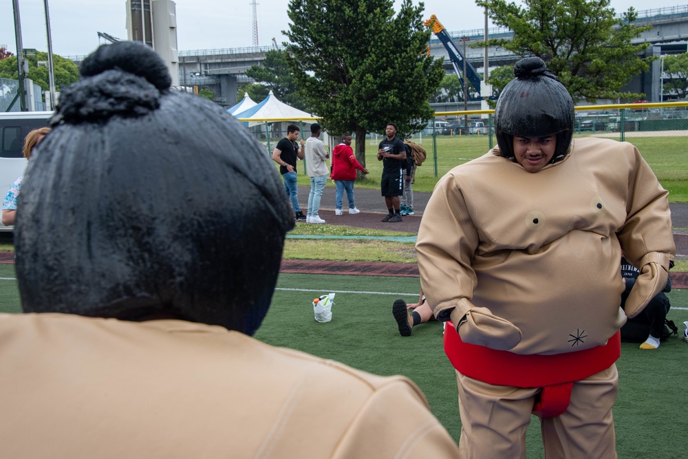 USS America Holds Command Picnic