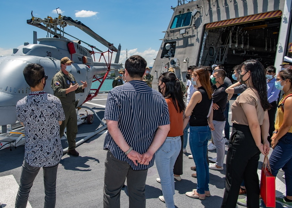 Singapore Ministry of Defence Staff visit USS Jackson