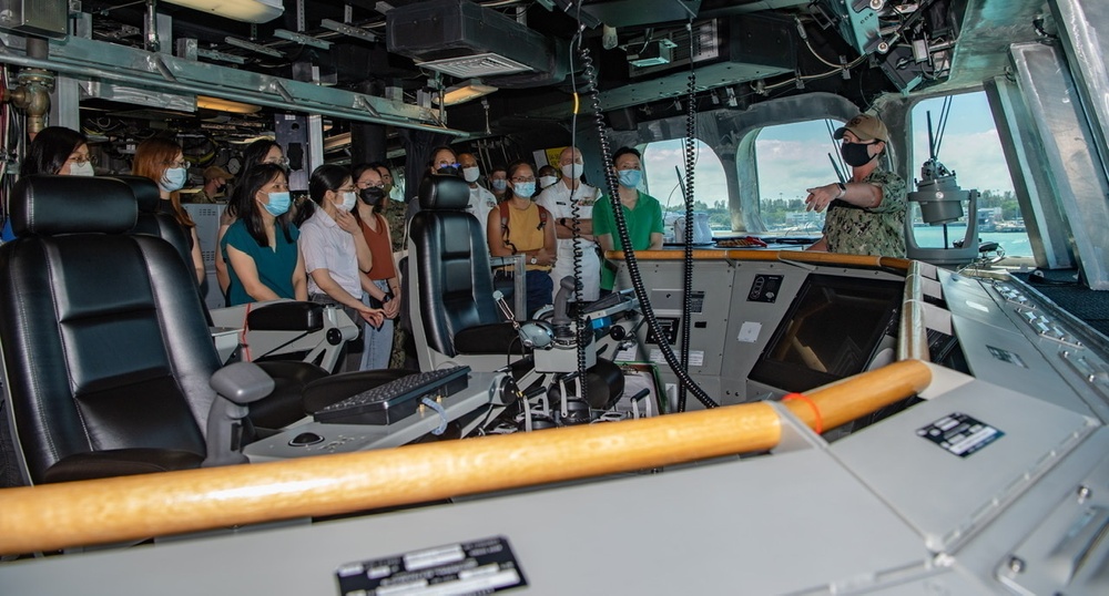 Singapore Ministry of Defence Staff visit USS Jackson