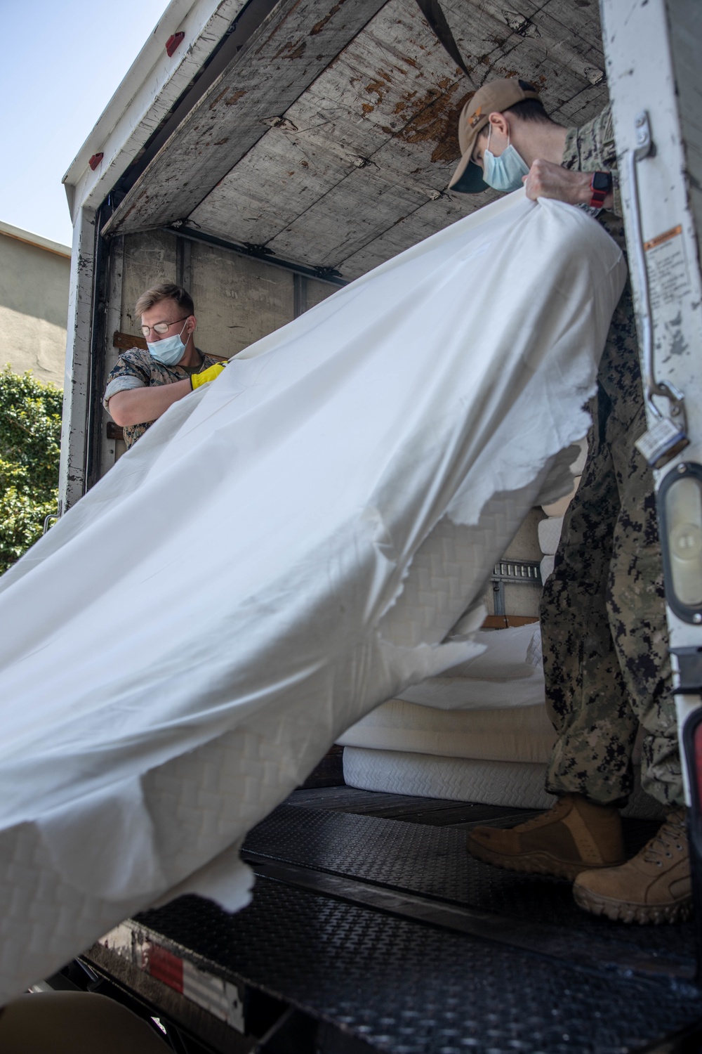 LA Fleet Week: 15th MEU Marines and Sailors volunteer at Ronald McDonald House