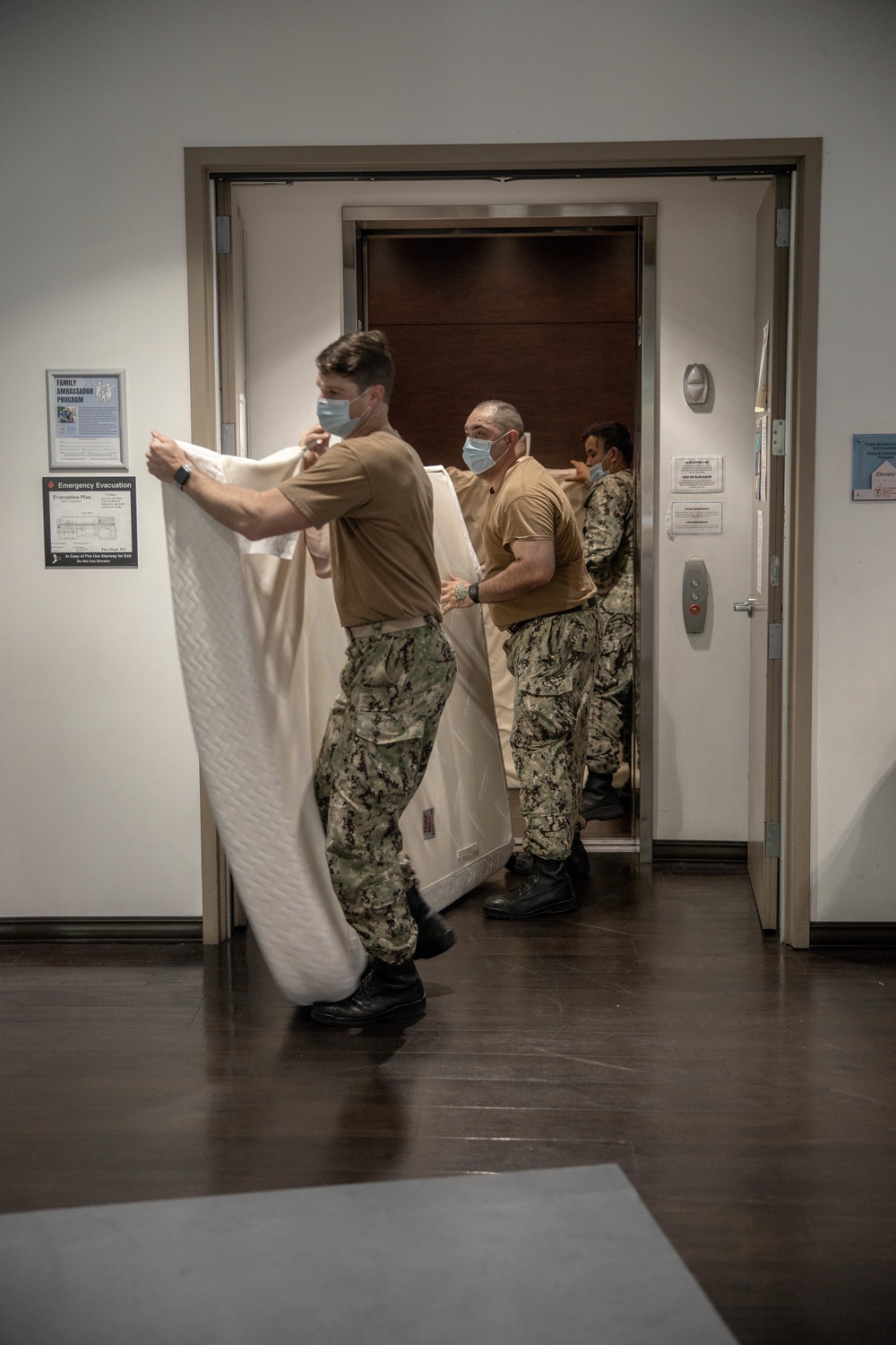 LA Fleet Week: 15th MEU Marines and Sailors volunteer at Ronald McDonald House