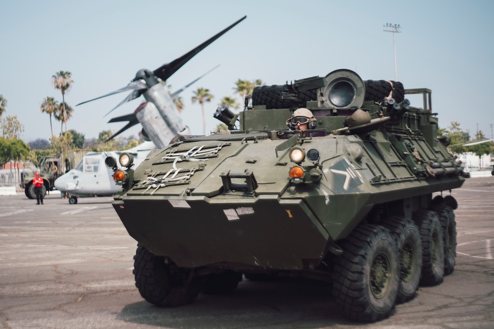 LA Fleet Week: 15th MEU Marines Prepare Exposition Site