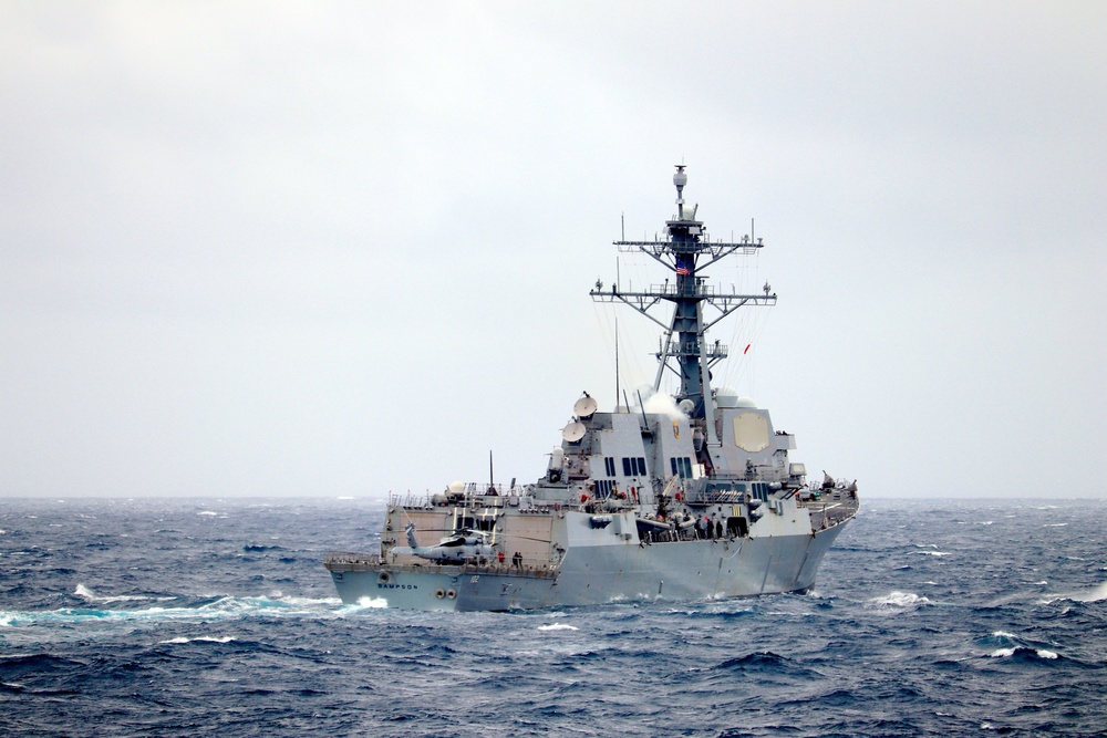 USS Charleston completes vertical replenishment-at-sea with USS Sampson