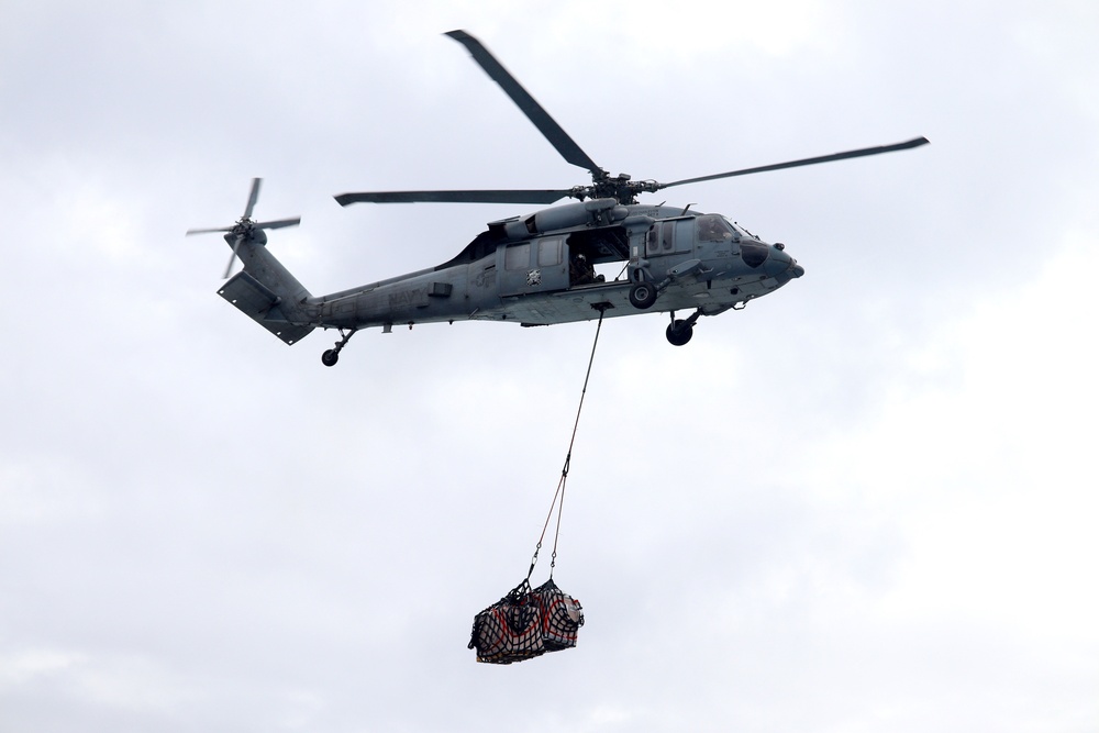 USS Charleston completes vertical replenishment-at-sea with USS Sampson