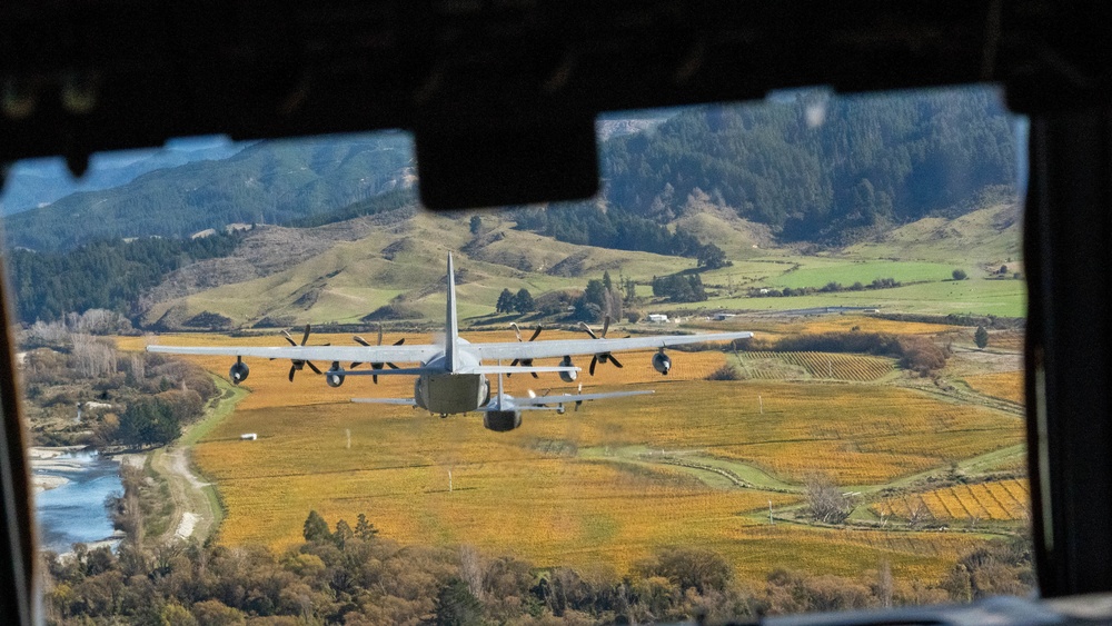 353 SOW, 40 SQ conduct low-level flight training during TN22