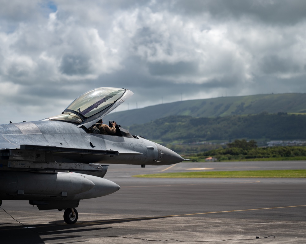 Lajes Field: crossroads of the Atlantic