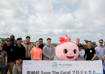 WHERE HAVE ALL THE PUMICE GONE? MARINES EXPERIENCE RARE BEACH CLEANUP / 軽石はどこへ行った？ 海兵隊員が体験した珍しいビーチクリーン